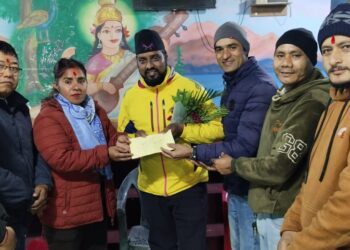 प्रेस सेन्टर कञ्चनपुरद्वारा पत्रकार सिनाललाई आर्थिक सहयोग