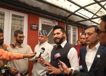 सभामुख समक्ष निलम्बन फुकुवाको माग राख्दै सिंहदरबारबाट बाहिरिए रवि