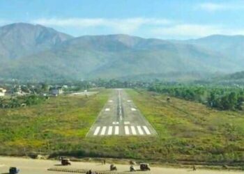 विमानस्थलको धावनमार्गमा एकाएक जमिनमुनिबाट पानी निस्किएपछि