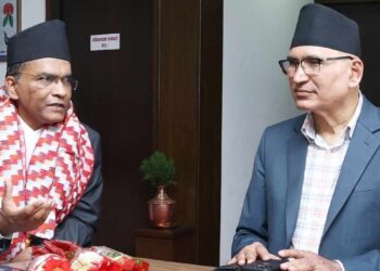 अर्थमन्त्री र नवनियुक्त गभर्नर पौडेलबिच भेटवार्ता