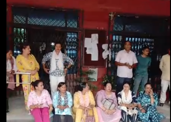 आफ्ना वडा अध्यक्षमाथि कार्यपालिका बैठकमा दुव्र्यवहार गरिएको भन्दै एमाले आक्रोशित