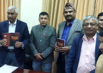 कांग्रेस सभापति देउवाद्वारा श्रीराम श्रेष्ठको पुस्तक ‘खनियाबास विद्रोह’ सर्वजनिक