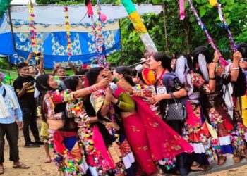 राना थारु समुदायले आज तिज पर्व मनाउँदै, कैलाली र कञ्चनपुरको ६ पालिकामा बिदा