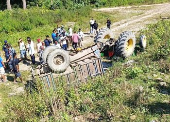 कैलालीमा ट्याक्टर दुर्घटना, तीनको ज्यान गयो, नौ जना घाइते