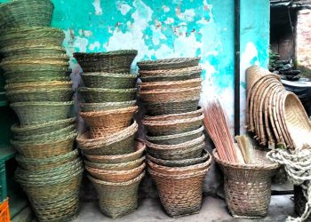 दार्चुलामा हराउँदै निगालोका परम्परागत सामग्री, प्लास्टिकले ओझेल पार्‍यो पुरानो सिप