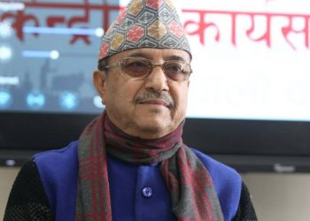 निर्वाचन तालिका रोक्न माग गर्दै देउवा पक्ष आयोगमा