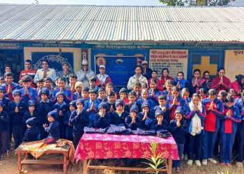 बैतडीमा गुरुकुल माविका विद्यार्थीलाई न्यानो कपडा सहयोग