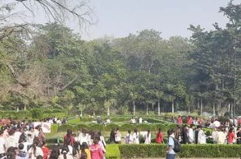 टिकापुर पार्कमा उच्च पर्यटक ,एकै दिन राजस्वमा नयाँ कीर्तिमान