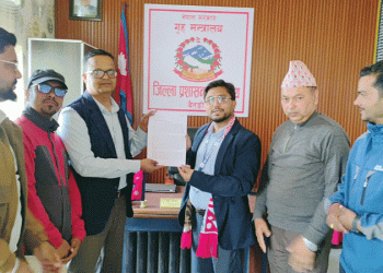 खानी उत्खनन प्रक्रिया अघि बढाउन बैतडीबाट प्रधानमन्त्रीलाई ज्ञापनपत्र
